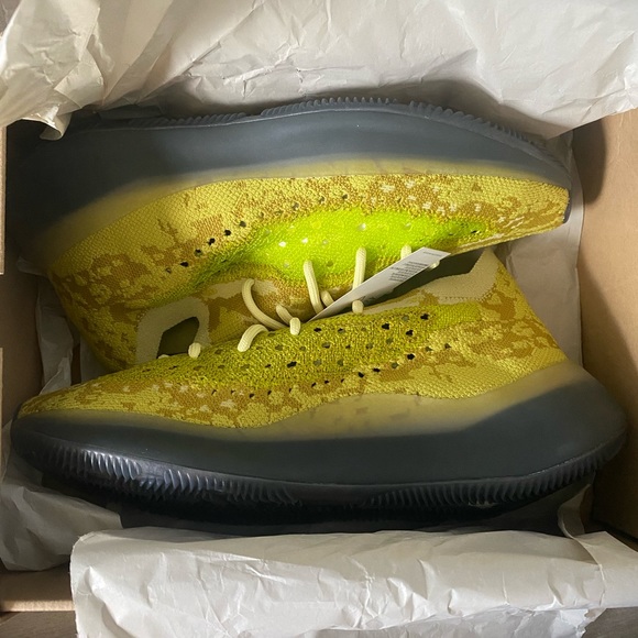 Yeezy boost 380 “Hylte Glow” - Picture 7 of 7